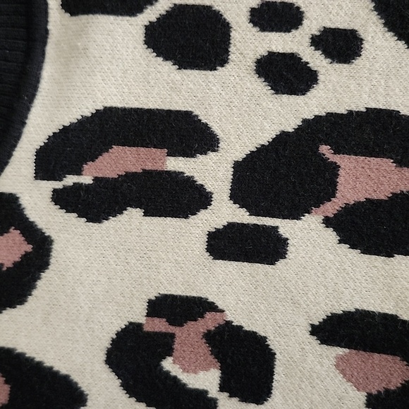 EVRI leapord print pullover crew neck sweater size 1X pink and black - Picture 3 of 6